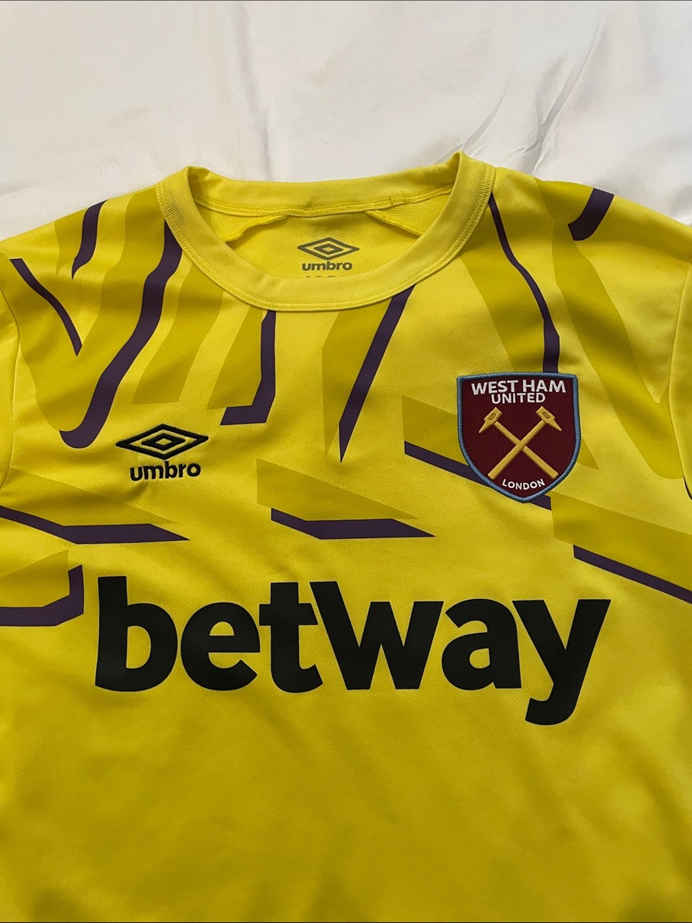 Umbro West Ham Long-Sleeve Yellow Soccer Jersey - Picture 6 of 7
